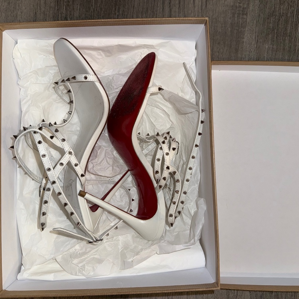 Christian louboutin bombina spikes
